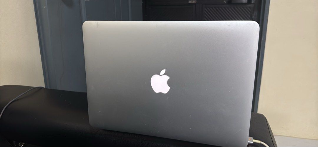 Apple MacBook Air 13-inch 2017 Intel Core i5 (Category: Laptops & Notebooks) located in Quezon City. Submitted by maes3 (Listing ID 1448466774, Image 1). Description: - 2017 MacBook Air (13-inch) - macOS Monterey 12.7.6 - 1.8 GHz Intel Core i5 Processor - 8 GB RAM - Intel HD Graphics 6000 - Serial Number: FVFTXJYUJ1WK - Ideal for everyday tasks and schoolwork.