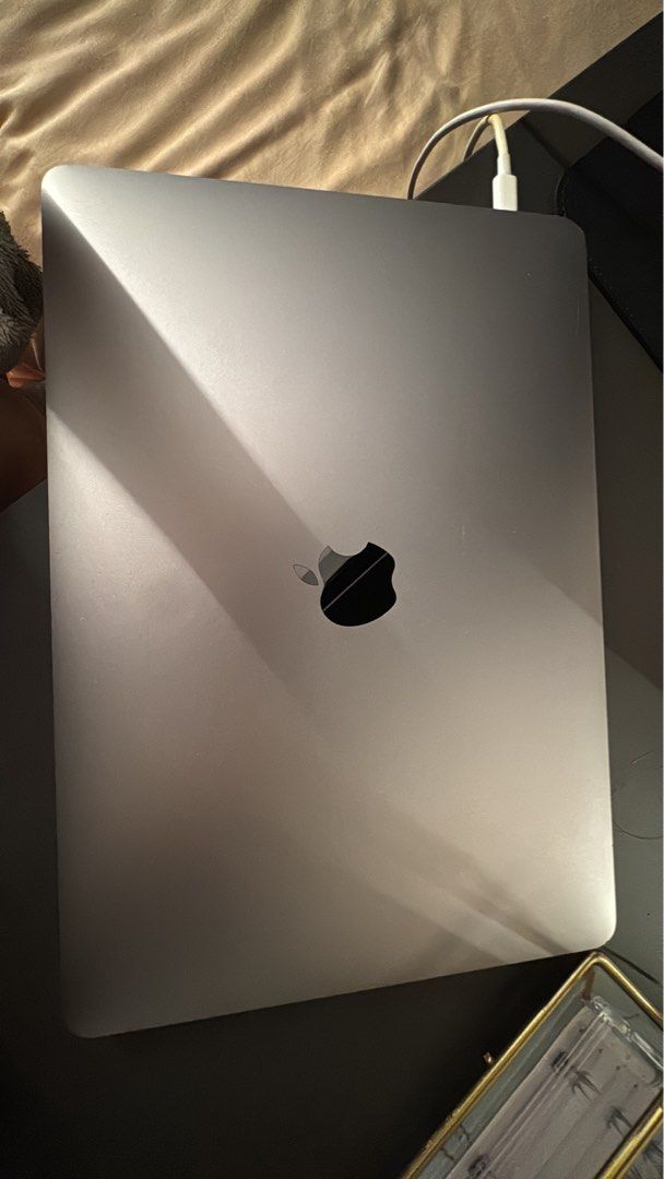 Apple MacBook Pro 13-inch 2019504046885284751361