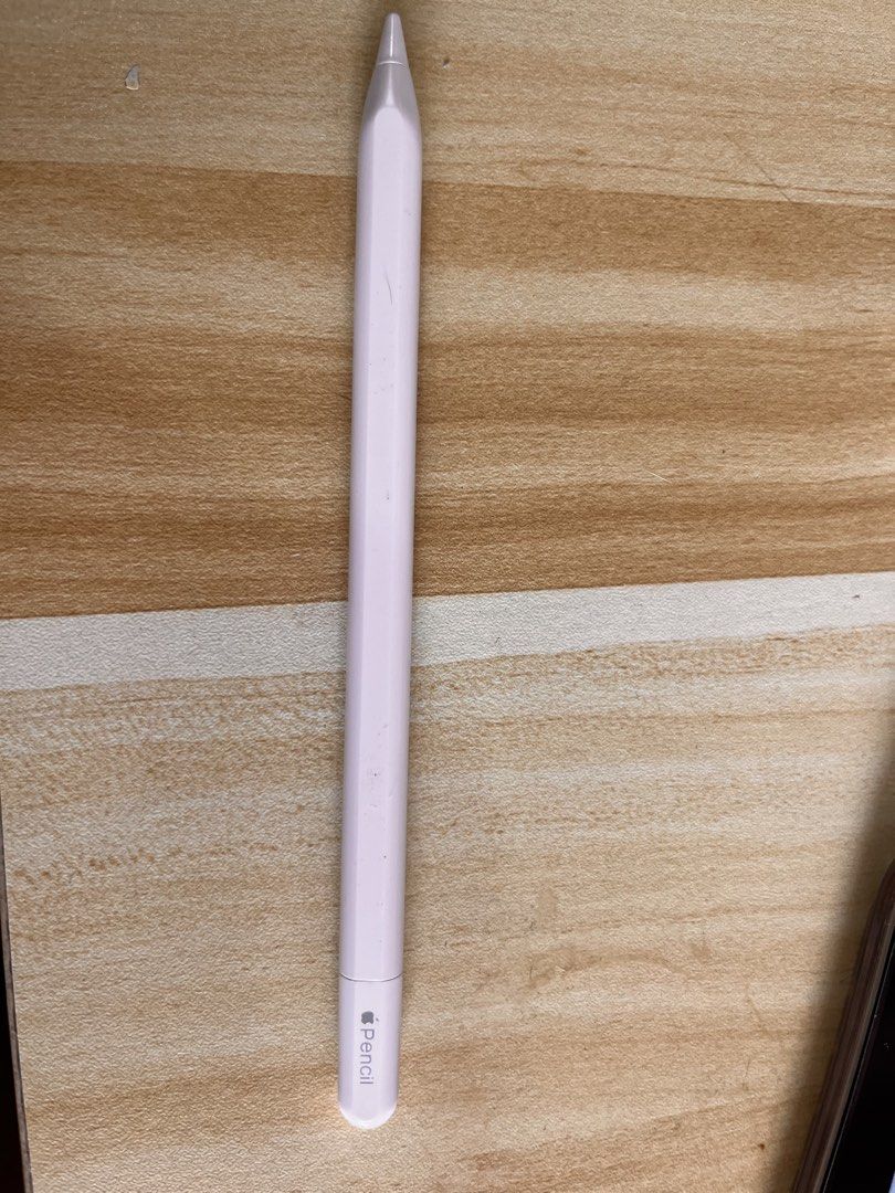 Apple Pencil USB C (Category: Mouse & Mousepads) located in Taguig. Submitted by deniiiiru (Listing ID 1448339393, Image 2). Description: Replica of original Apple Pencil, works okay -just needs to be plugged in while using The nib is plastic .