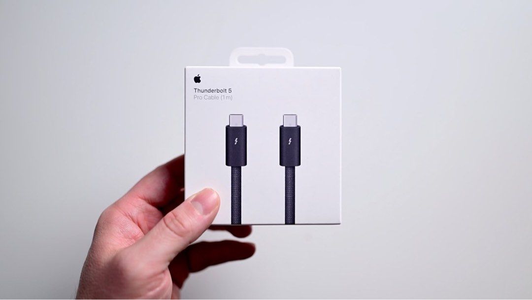 Apple Thunderbolt 5 USB-C (Category: Chargers & Cables) located in Pasig City. Submitted by heiaddie (Listing ID 1448418013, Image 1). Description: .