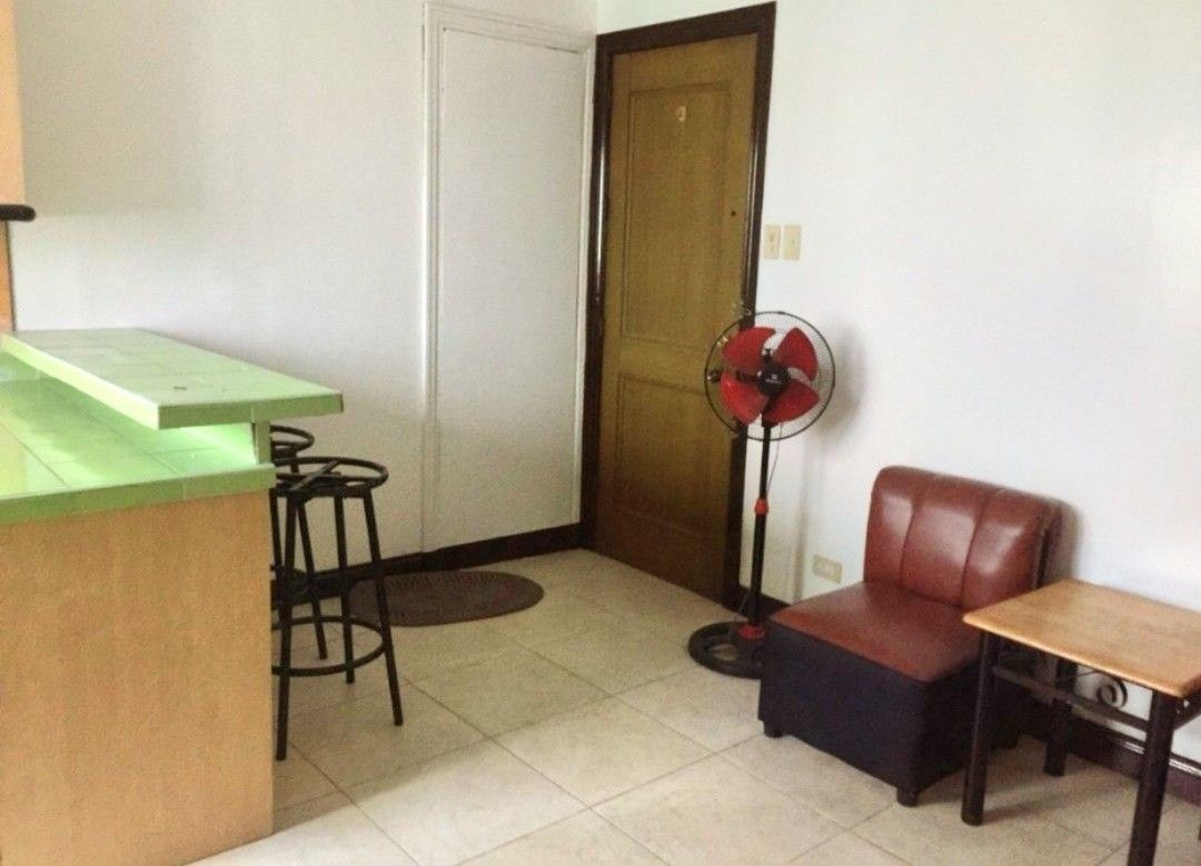 Asiawealth Condo (Category: Apartments & Condos) located in Makati City. Submitted by ryan.macaraeg (Listing ID 1433207387, Image 2). Description: 1 Bedroom 50 sqm 1 Toilet & bath 2 Balcony View of Manila Bay Inclusive of ass. dues Above 25th floor Semi furnished Walking distance to De La Salle University Taft Ave. & Rizal Memorial Stadium For inquiries viewing schedules please call me: Ryan Macaraeg Under PRC 20433.