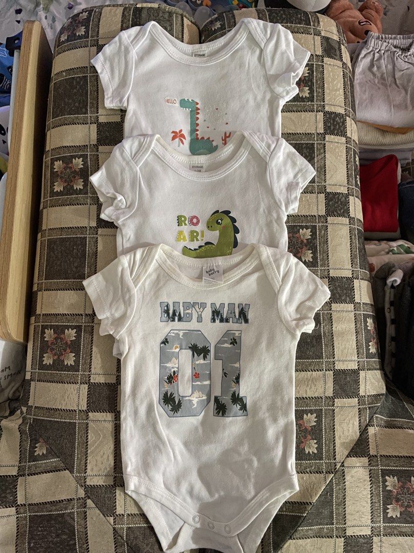 Baby Boy Onesies/Rompers (Category: Babies & Kids Fashion) located in Tarlac. Submitted by admmr (Listing ID 1448279127, Image 1). Description: (2) Sizes vary from 1 to 6mos Few have yellow stains and 1 has small holes 18pcs for 1,100php Check my other post (1) to see pics.