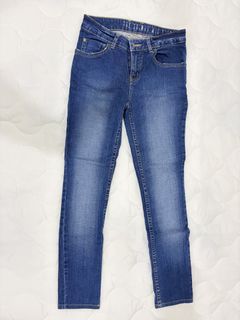(Category: ) located in . Submitted by clover.closet (Listing ID 1448452973, Image 1). Description: .