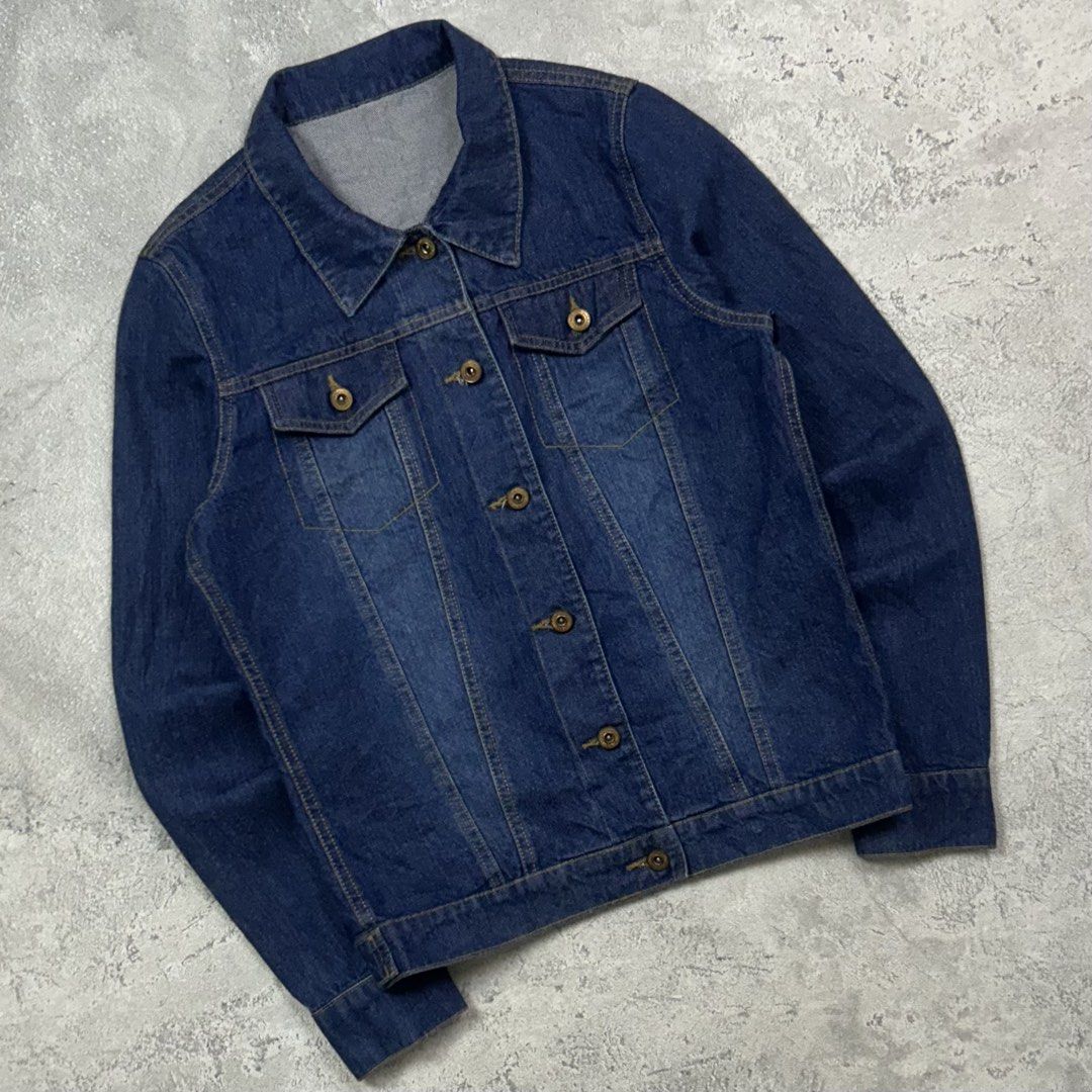Blue Trucker Denim Jacket / Jaket Denin Biru Gelap (Kategori: Baju Luaran) berada di Jakarta Selatan. Dikirim oleh w3.curated (ID iklan 1448390233, Gambar 2). Deskripsi: •Size: M-L •Great Condition 8,8/10 Chat For Details REKBER OREN ON.