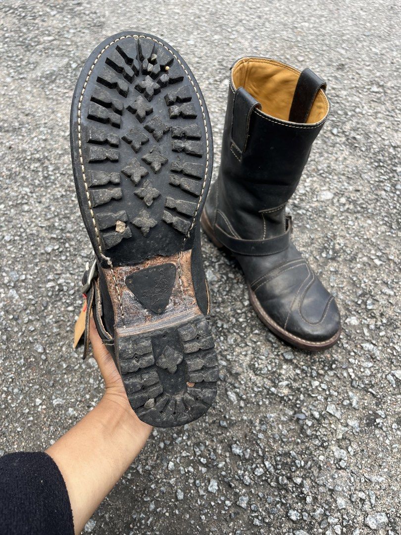 boots (Category: Boots) located in Johor Bahru. Submitted by lyaafaiqah (Listing ID 1448316763, Image 3). Description: .