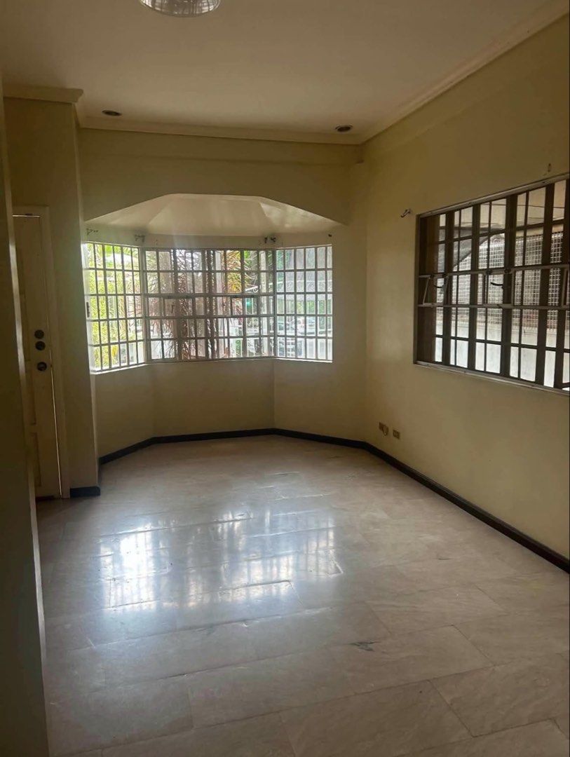 Bungalow House For Rent (Category: House & Lot) located in Las Pinas. Submitted by mariafutalan510 (Listing ID 1448306150, Image 1). Description: Ayala Alabang Village District 7 - Bungalow House For Rent LA:347sqm FA:250sqm 3Bedrooms 3Toilet & Bath Maid’s Room 1Car Garage Rental Rate: Php 75,000.00 Annual Village Association Dues and Registration Fee of 10,000.00 as new tenant shall be for the account of the LESSEE Viewing: By Appointment.