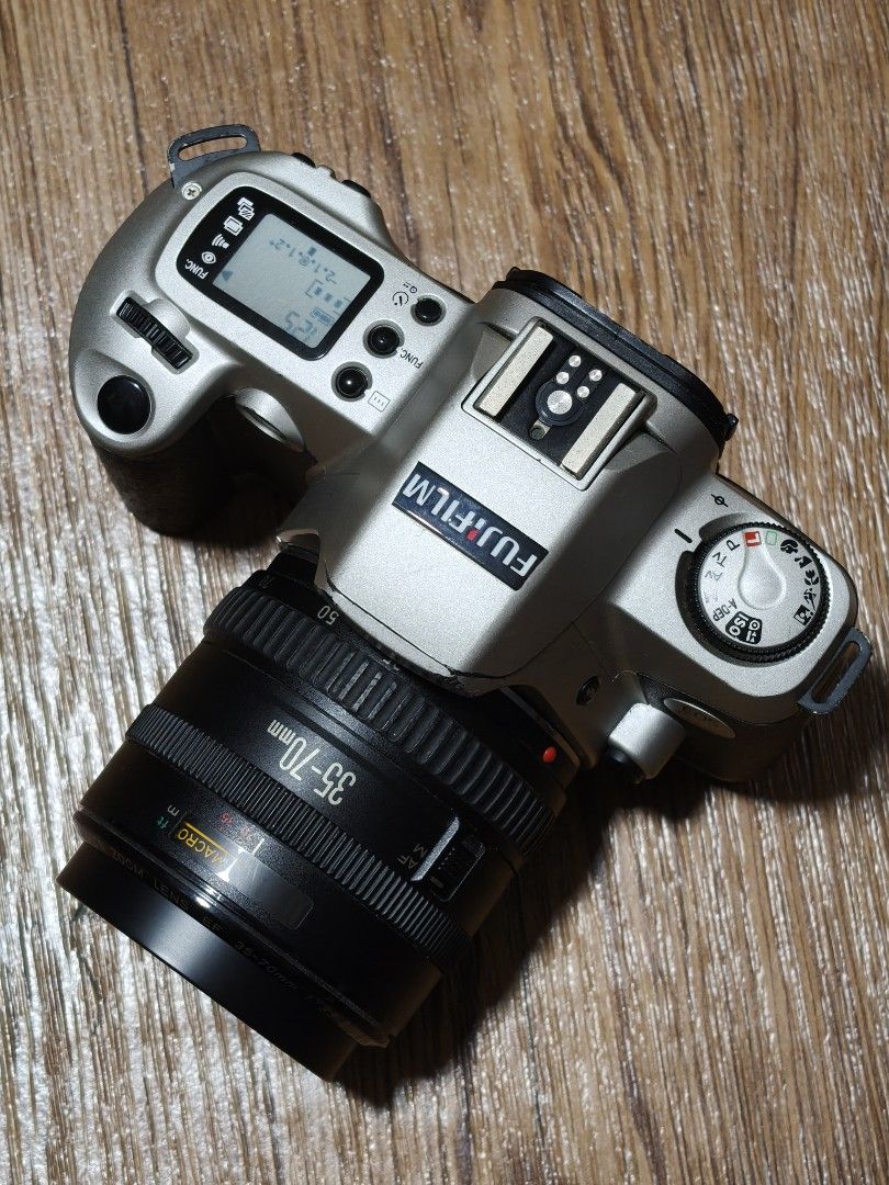 canon eos kiss Film Camera with Canon Zoom Lens EF 35-70mm 