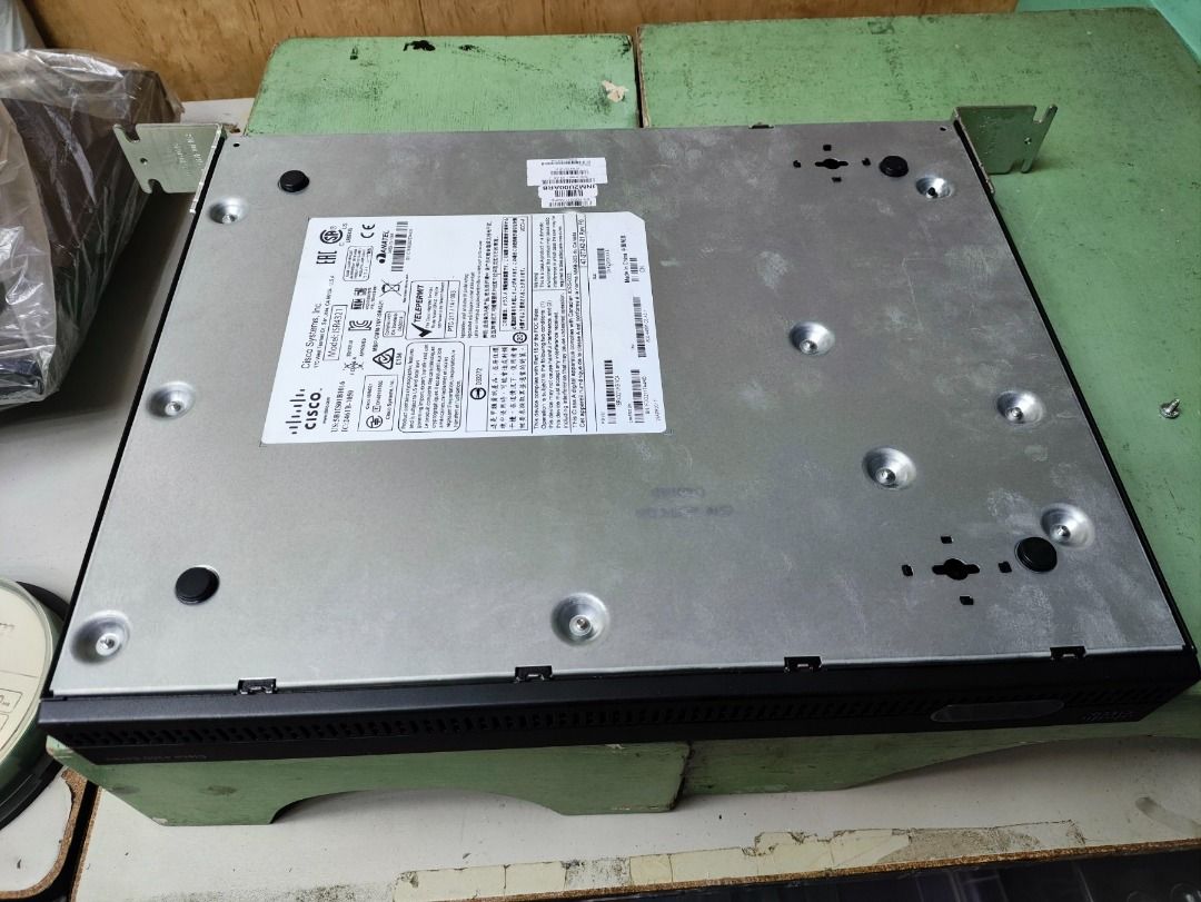 Cisco 4300 Series ISR Router (Category: Networking) located in Caloocan City. Submitted by dianemontales (Listing ID 1448279433, Image 2). Description: Selling a pristine, hardly used Cisco ISR 4321 (ISR4321/K9) enterprise router. This unit was pulled from a clean, climate-controlled setup with minimal runtime. Perfect for enterprise branch deployments, network replacements, or high-tier networking labs..