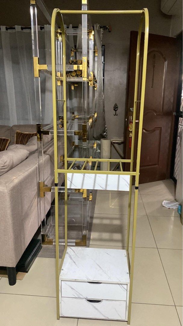 Clothes rack gold (Category: Shelves, Cabinets & Racks) located in Manila. Submitted by chicandbaddie (Listing ID 1448439167, Image 2). Description: .