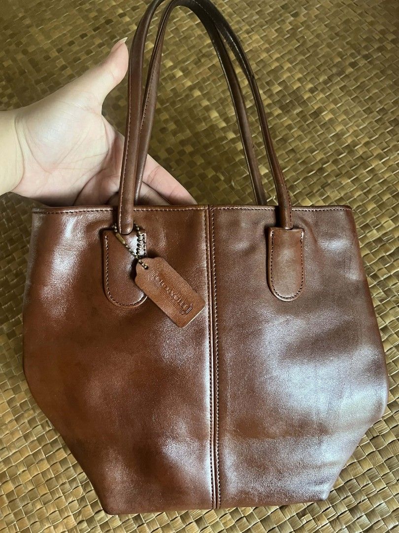 Coach Brown Lunch Tote Micro Bag (Category: Luxury Bags & Wallets) located in Manila. Submitted by kagi_finds (Listing ID 1448279918, Image 3). Description: 📦 Mode of Payment (Payment First Basis) • GCash 🚚 Delivery Options • J&T Express (SF 44 pesos base fare ncr/small pouch) • LBC (SF 54 pesos base fare ncr/small pouch) • Lalamove (NCR) Feel free to message me if you have any questions..