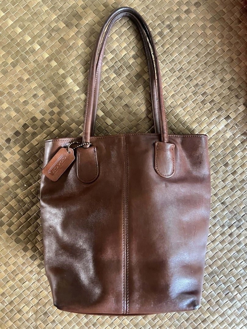 Coach Brown Lunch Tote Micro Bag (Category: Luxury Bags & Wallets) located in Manila. Submitted by kagi_finds (Listing ID 1448279918, Image 2). Description: 📦 Mode of Payment (Payment First Basis) • GCash 🚚 Delivery Options • J&T Express (SF 44 pesos base fare ncr/small pouch) • LBC (SF 54 pesos base fare ncr/small pouch) • Lalamove (NCR) Feel free to message me if you have any questions..