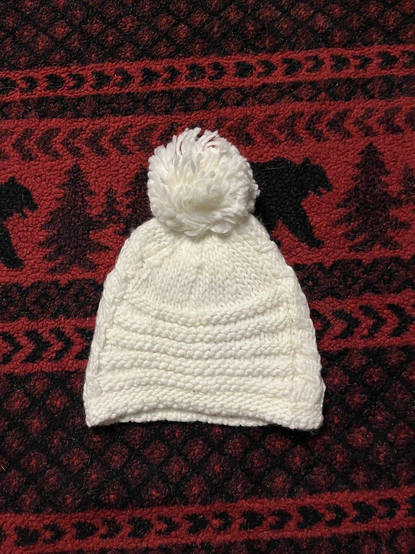Coarse Knitted White Beanie w/ Icelandic Flag (Category: Caps & Hats) located in Manila. Submitted by pgarments (Listing ID 1448283397, Image 3). Description: Drífa Original Design (Authentic Icelandic brand).