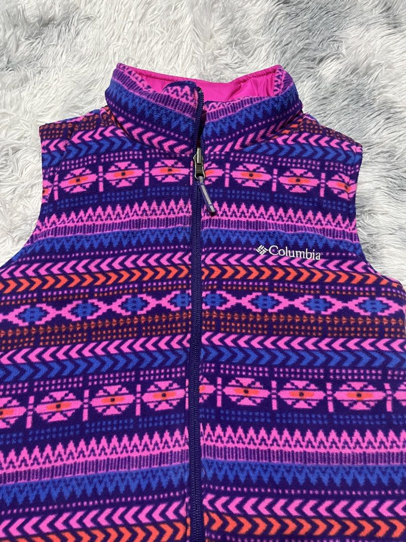Columbia Reversible Puffer Fleece Vest Jacket (Category: Babies & Kids Fashion) located in Sasmuan (Sexmoan). Submitted by winterclothes.ph (Listing ID 1448391789, Image 2). Description: Columbia Reversible Puffer Fleece Vest Jacket M 10/12 on tag fit to xs petite Women’s Width 16.5 Length 22 Excellent Condition .