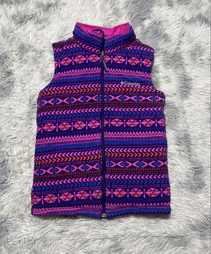 Columbia Reversible Puffer Fleece Vest Jacket (Category: Babies & Kids Fashion) located in Sasmuan (Sexmoan). Submitted by winterclothes.ph (Listing ID 1448391789, Image 1). Description: Columbia Reversible Puffer Fleece Vest Jacket M 10/12 on tag fit to xs petite Women’s Width 16.5 Length 22 Excellent Condition .
