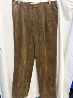 由 secondhandclothessell (刊登 ID 1448479489，圖片 1) 提交，位於 的 (類別：)，說明：。