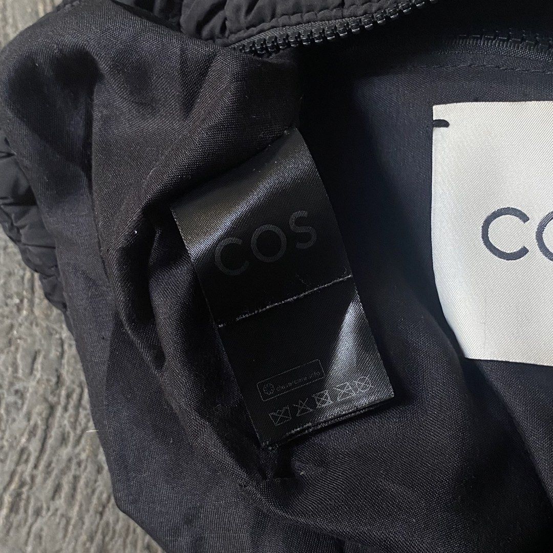 COS Mini Quilted Bag (Category: Shoulder Bags) located in Iloilo. Submitted by .dresshttps (Listing ID 1448306308, Image 3). Description: Excellent Sign of used No major flaws.