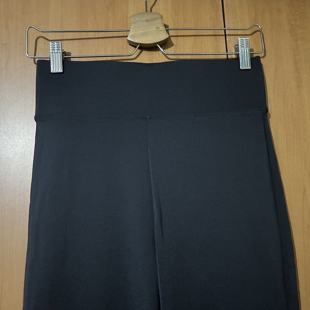 Dark Gray Flared Pants (Category: Other Bottoms) located in Mandaluyong City. Submitted by vwonu (Listing ID 1448404501, Image 2). Description: - High quality -Upto waist 32 -Stylish black high-waisted flared pants - Comfortable stretchy material - Flattering wide leg opening - Versatile: great for casual or dressed-up looks - Easy to pair with various tops and shoes - Ideal for everyday outfits.