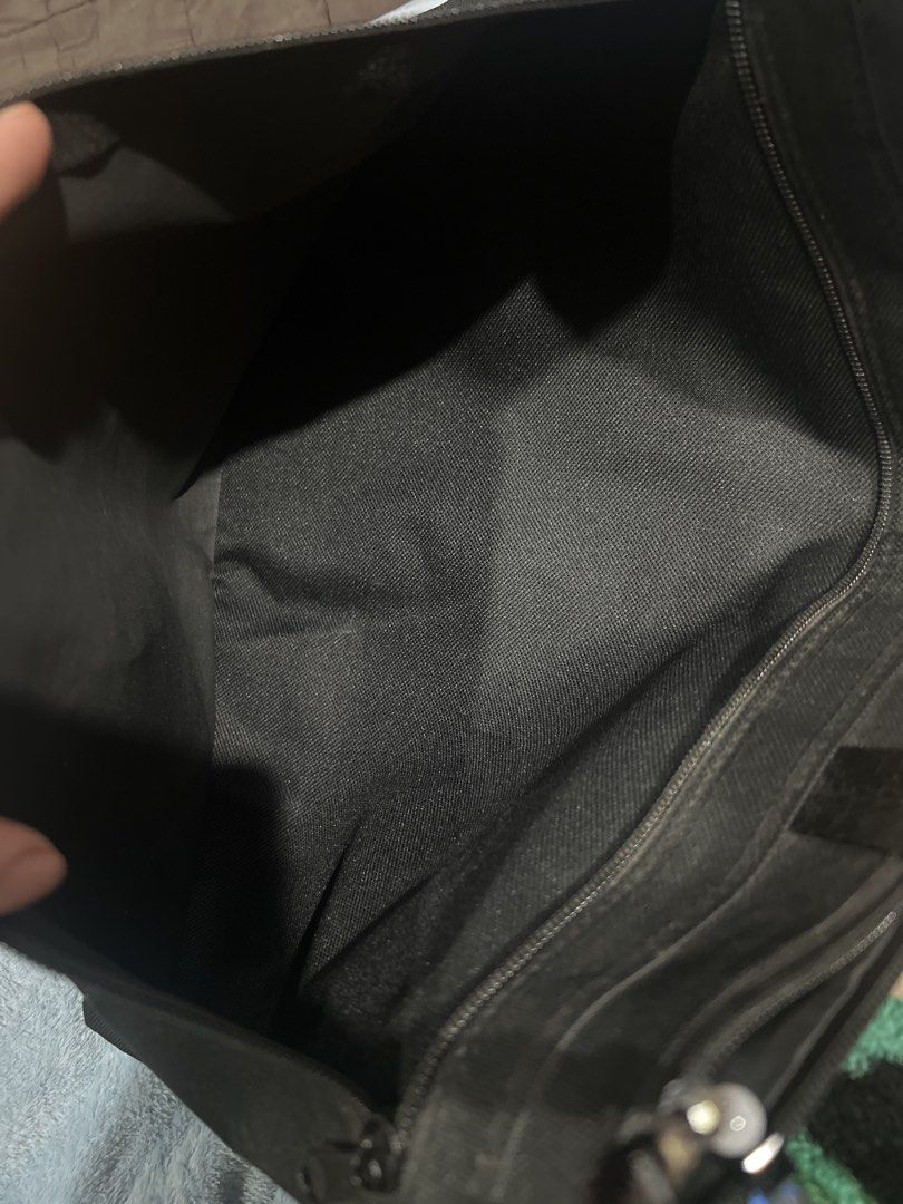 Deli Canvas Document Bag (Category: Laptop Bags & Sleeves) located in Pasig City. Submitted by minminreyn (Listing ID 1448350048, Image 3). Description: Deli Canvas Document bag Working Zipper No butas No issue Need wash lang Lalamove jnt gcash.