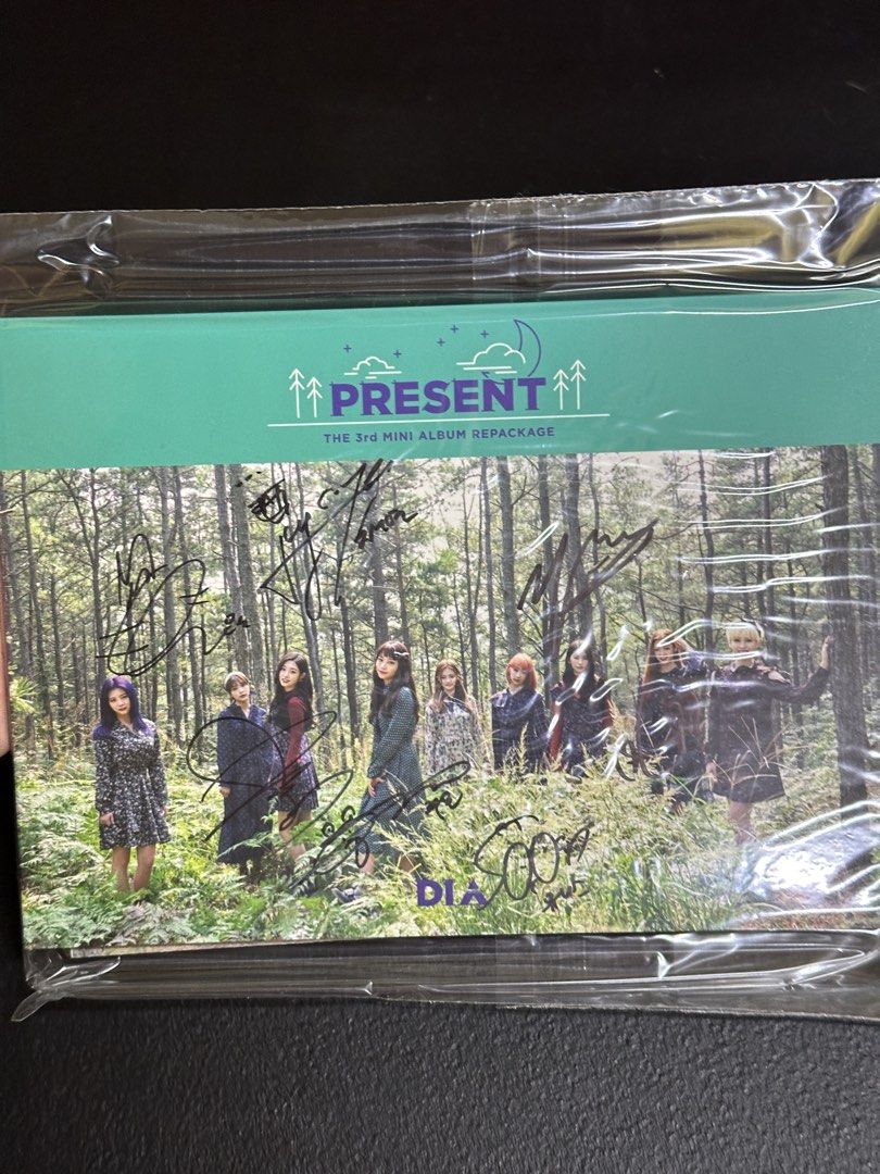 DIA All Members Present Album Mwave Green (Category: CDs & DVDs) located in Manila. Submitted by declutteringlot (Listing ID 1448448740, Image 1). Description: .