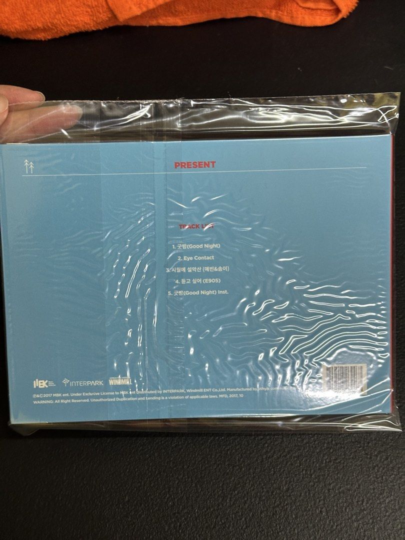 Dia All Members Signed Present Album Mwave Light Blue (Category: CDs & DVDs) located in Manila. Submitted by declutteringlot (Listing ID 1448449042, Image 2). Description: .