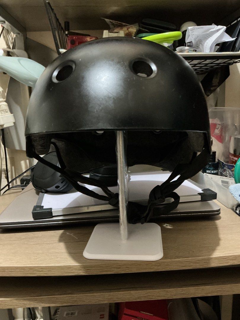 Diamond Back BMX Helmet Half shell (Category: Bicycles) located in Caloocan City. Submitted by red_rob (Listing ID 1448336955, Image 3). Description: Diamond Back BMX Helmet Half Shell Adult mens size Adjustable straps and head grip No Bsag no crack All goods Gaganitin na lng LOCATION: South caloocan pickup/meetup ONLY, lalamove COD ok, Gcash ok. Delivery FEES by Buyer.