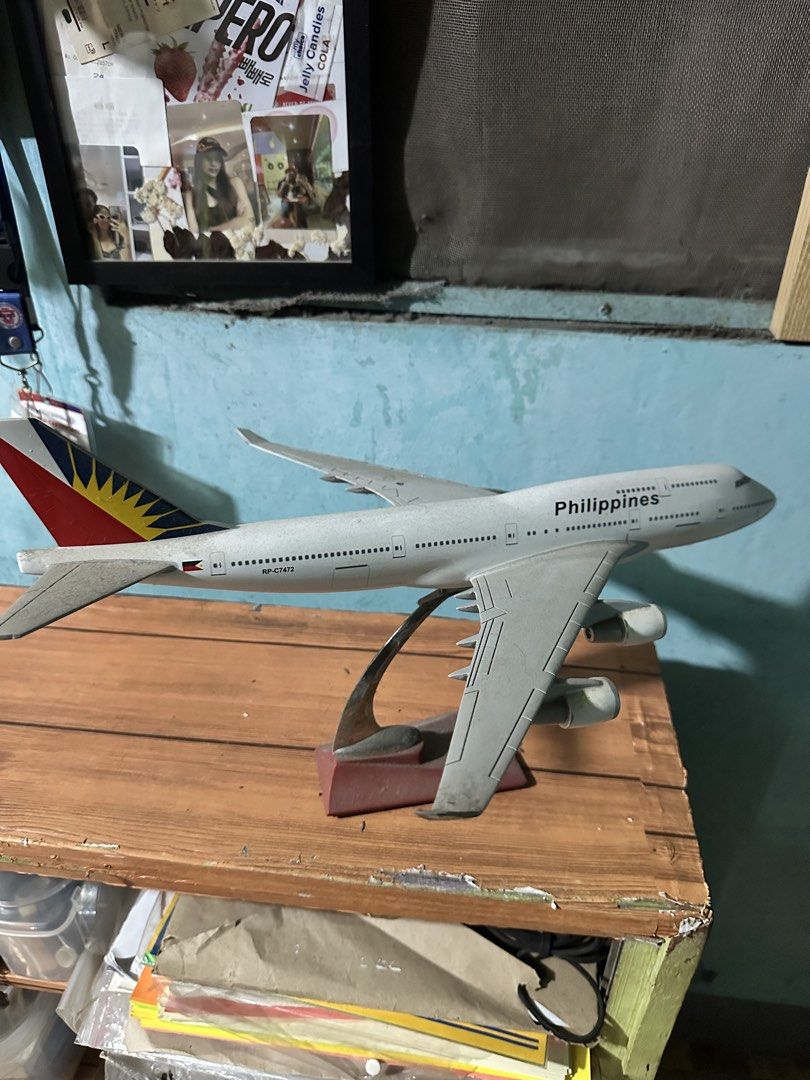 Die Cast Airplane Model Big Scale (Category: Vehicle & Diecast Models) located in Taguig. Submitted by engrcj (Listing ID 1448368424, Image 3). Description: Cathay Pacific Boeing 747 Air Force One Boeing 747 Philippine Airlines Boeing 747-400 (broken tail) Saudi Arabian Airlines Boeing 747 4k each Negotiable for take all NO BOX ALL DISPLAYED ONLY Lilinisin nalang for buyer Taguig area.