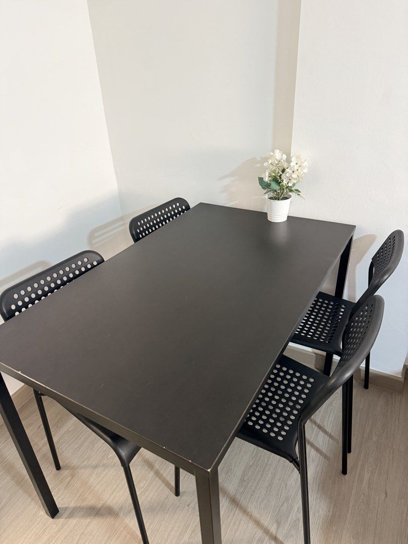 dining table (Category: Tables & Sets) located in Singapore. Submitted by loloolk (Listing ID 1448383432, Image 1). Description: got this from someone- not using it. comes with 4 chairs. .