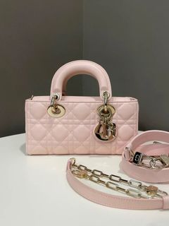 (Category: ) located in . Submitted by lovelotsluxury (Listing ID 1448396447, Image 1). Description: .