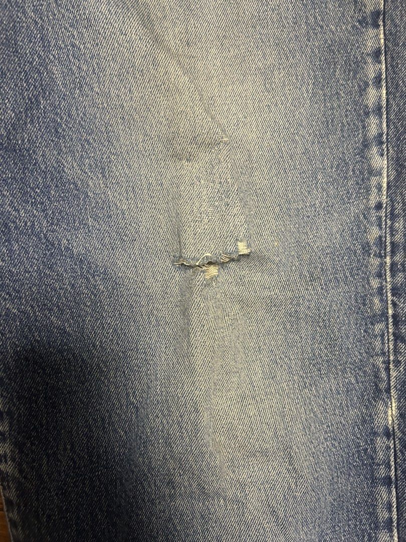 Double RL Jeans (Category: Jeans) located in Quezon City. Submitted by marbeezy_amos_xxx (Listing ID 1448439850, Image 3). Description: Double RL Jeans Waist - 32 Length - 40 Thigh - 13 Leg Hole - 9 Price: 1800.
