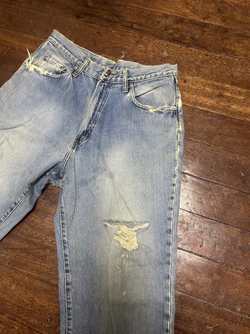 Double RL Ripped Jeans (Category: Jeans) located in Quezon City. Submitted by marbeezy_amos_xxx (Listing ID 1448439849, Image 2). Description: Double RL Ripped Jeans Waist - 29 Length - 43 Thigh - 12 Leg Hole - 8 Price: 1000.