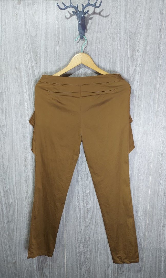 Dries Van Noten (Category: Other Bottoms) located in Naga. Submitted by secondspinv2 (Listing ID 1448431652, Image 3). Description: Dries Van Noten ✅Size: 40 ✅Waist: 31 ✅Length: 37 ✅Hem: 6.5 ✅Color Rate: 9.5/10 ✅Issue: Minimal Discoloration ✅Need Wash ✅Location: Bicol Naga City, Camarines Sur ✅Courier: J&T Express/Flash Express ✅MOP: Gcash only.