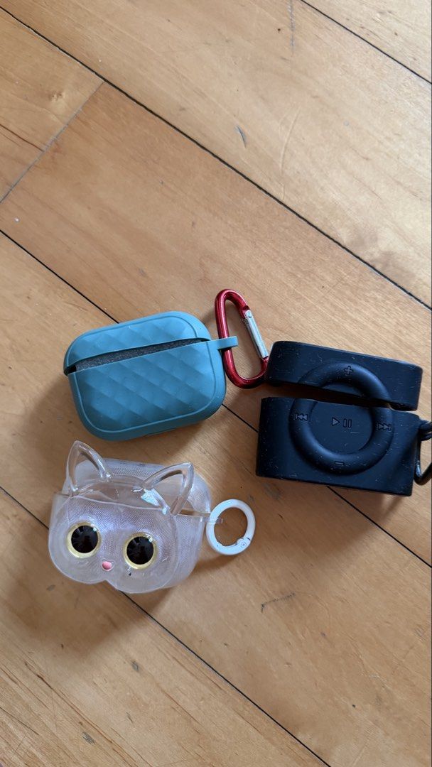 Earphones cases