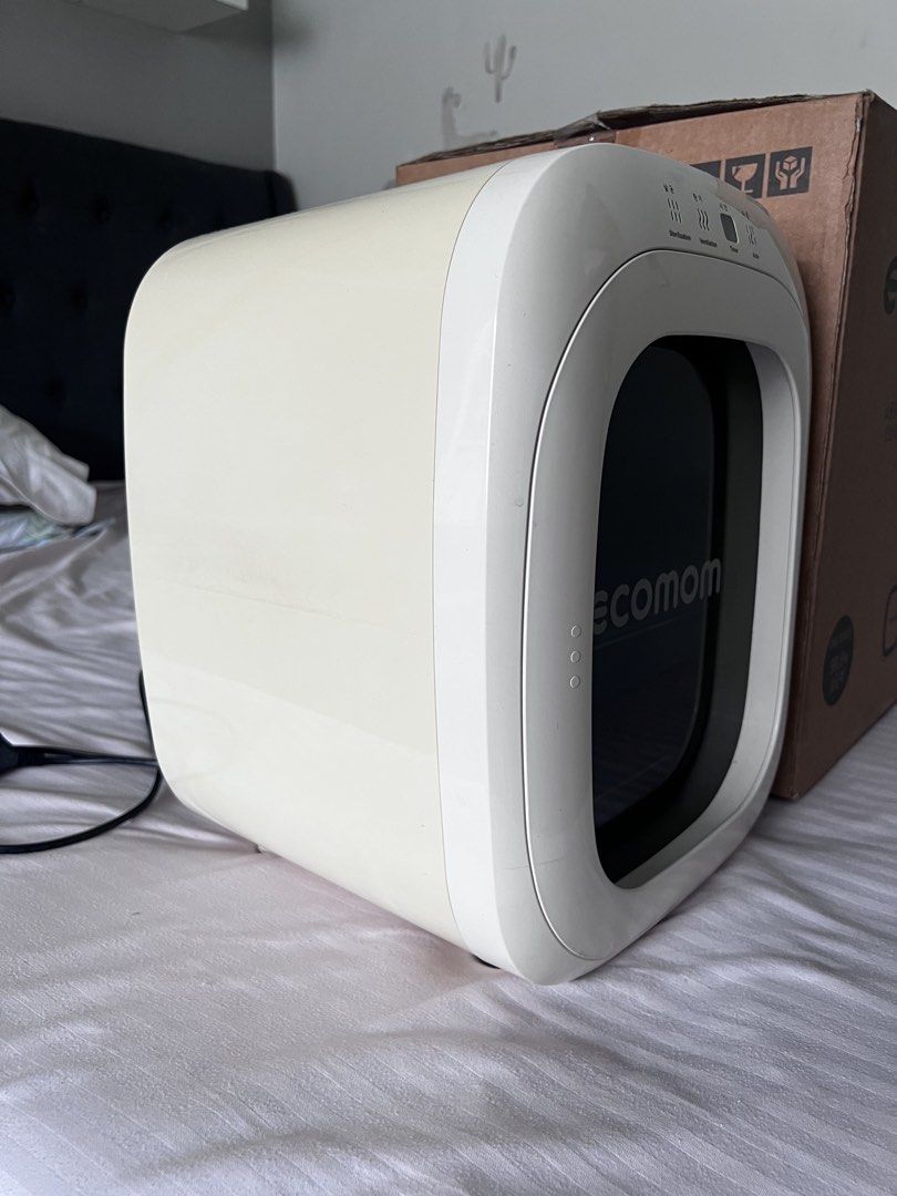 Ecomom Negative Ion Baby Bottle Sterilizer (Category: Breastfeeding & Bottle Feeding) located in Makati City. Submitted by kbernalcloset (Listing ID 1448321589, Image 2). Description: .