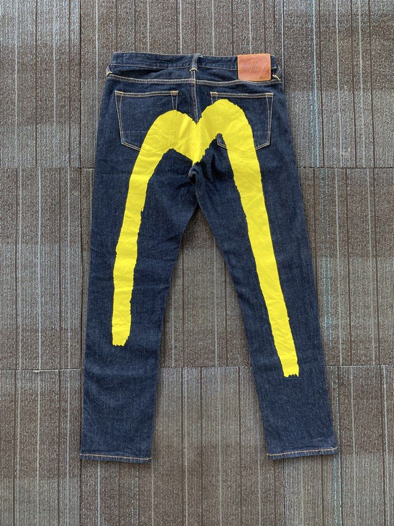 Evisu Daicock Selvedge Jeans (Category: Jeans) located in Taguig. Submitted by offther4ck (Listing ID 1448351478, Image 1). Description: - Authentic - Issue: Crack on the paint but not noticeable - Complete Tags - With Qr - Waist: 33 - Length: 38.5 inches - Thigh: 11 inches - Leg hole: 7 inches.
