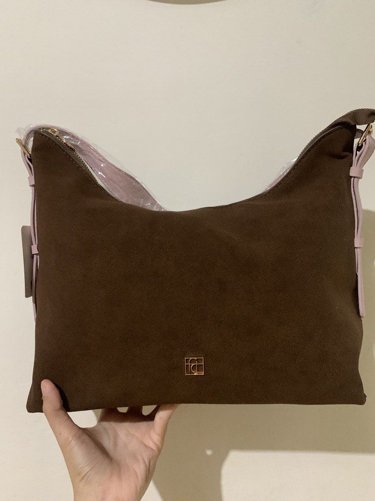 Flicka Leona Bag NEWW (Kategori: Tas & Dompet Wanita) berada di Baturaja. Dikirim oleh prelovednyadindd (ID iklan 1448381828, Gambar 1). Deskripsi: Barang Baru belum dipakai samsek baru dibuka dust nya aja .