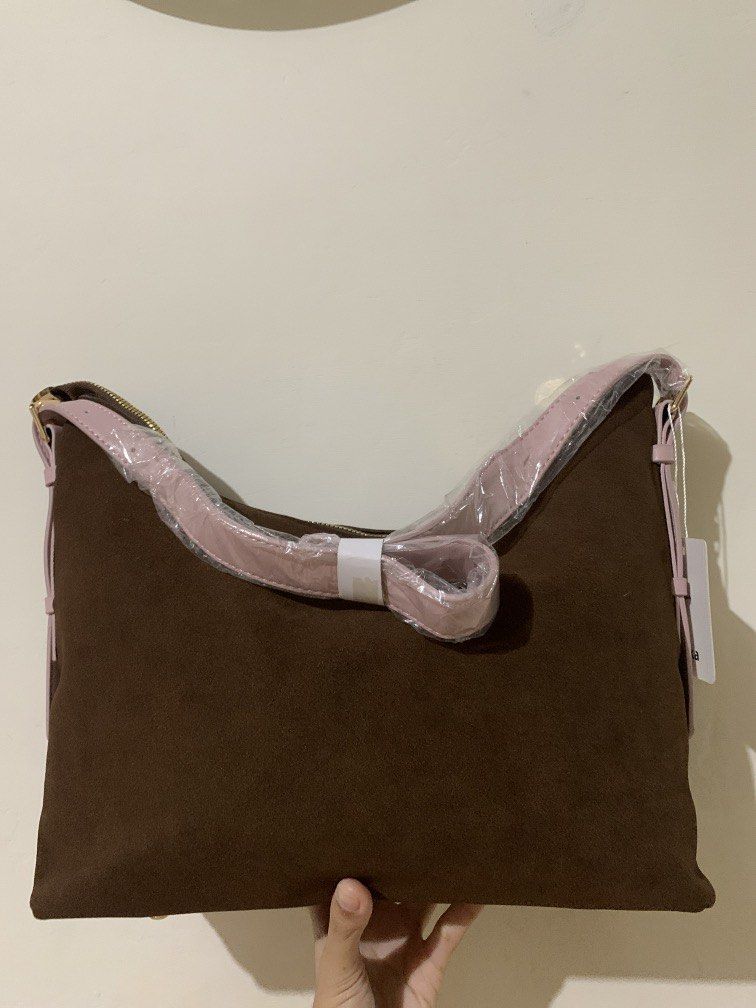 Flicka Leona Bag NEWW (Kategori: Tas & Dompet Wanita) berada di Baturaja. Dikirim oleh prelovednyadindd (ID iklan 1448381828, Gambar 3). Deskripsi: Barang Baru belum dipakai samsek baru dibuka dust nya aja .