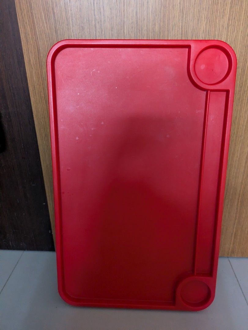 Foldable table (Category: Tables & Sets) located in Singapore. Submitted by punggol8888 (Listing ID 1448482397, Image 1). Description: Red plastic foldable table .