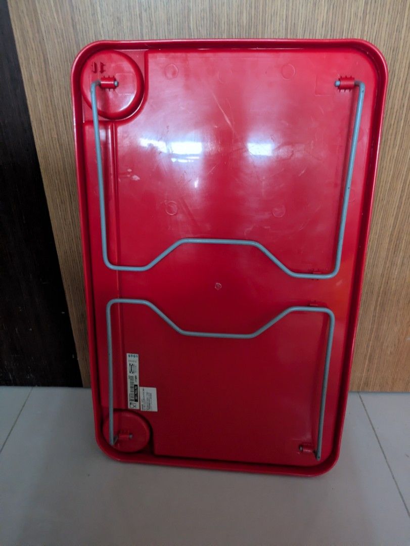 Foldable table (Category: Tables & Sets) located in Singapore. Submitted by punggol8888 (Listing ID 1448482397, Image 2). Description: Red plastic foldable table .