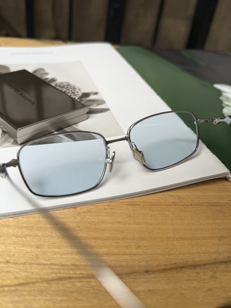 GENTLE MONSTER (Category: Luxury Accessories) located in Angeles City. Submitted by secondluxph (Listing ID 1448299238, Image 3). Description: -GENTLE MONSTER ATOMIC 02 -SILVER-TONE METAL -CLEAR LENSES -COMPLETE INCLUSIONS BOX, CASE, DUST-BAG, MICROFIBER CLOTH, AND PAPERS -PRISTINE CONDITION -JAPAN/HONGKONG SOURCE.