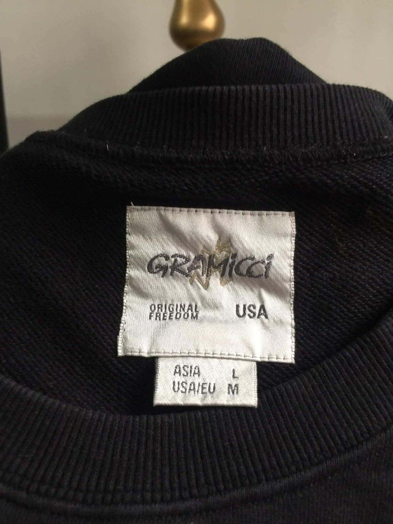 Gramicci One Point Sweat Shirt (Category: Activewear) located in Manila. Submitted by arn_thrifts (Listing ID 1448304637, Image 3). Description: GRAMICCI LONGSLEEVE 800+SF DIMES 25X30 XL 9/10 CONDITION.