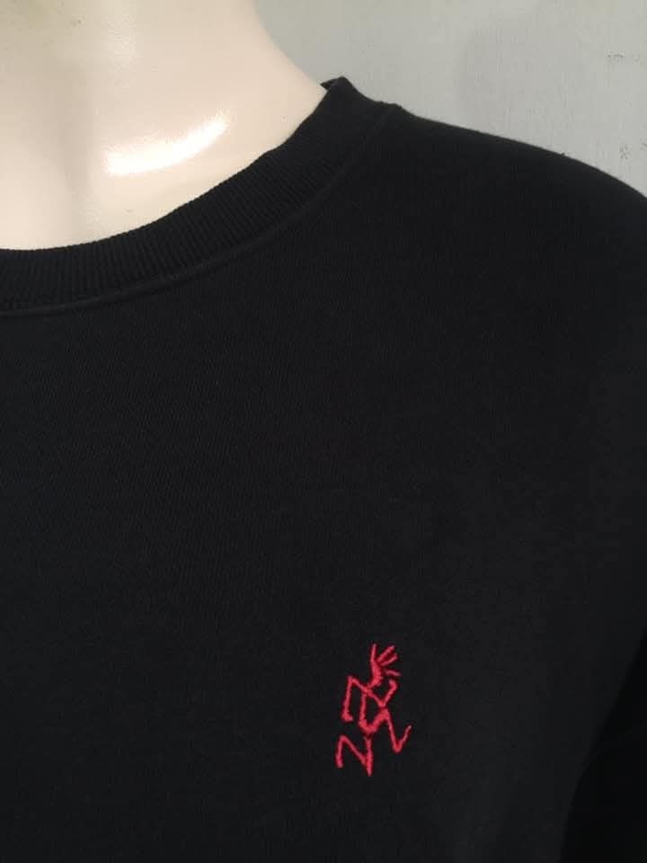 Gramicci One Point Sweat Shirt (Category: Activewear) located in Manila. Submitted by arn_thrifts (Listing ID 1448304637, Image 2). Description: GRAMICCI LONGSLEEVE 800+SF DIMES 25X30 XL 9/10 CONDITION.