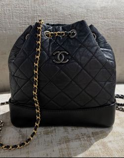 (Category: ) located in . Submitted by luxfashionz (Listing ID 1448413588, Image 1). Description: .