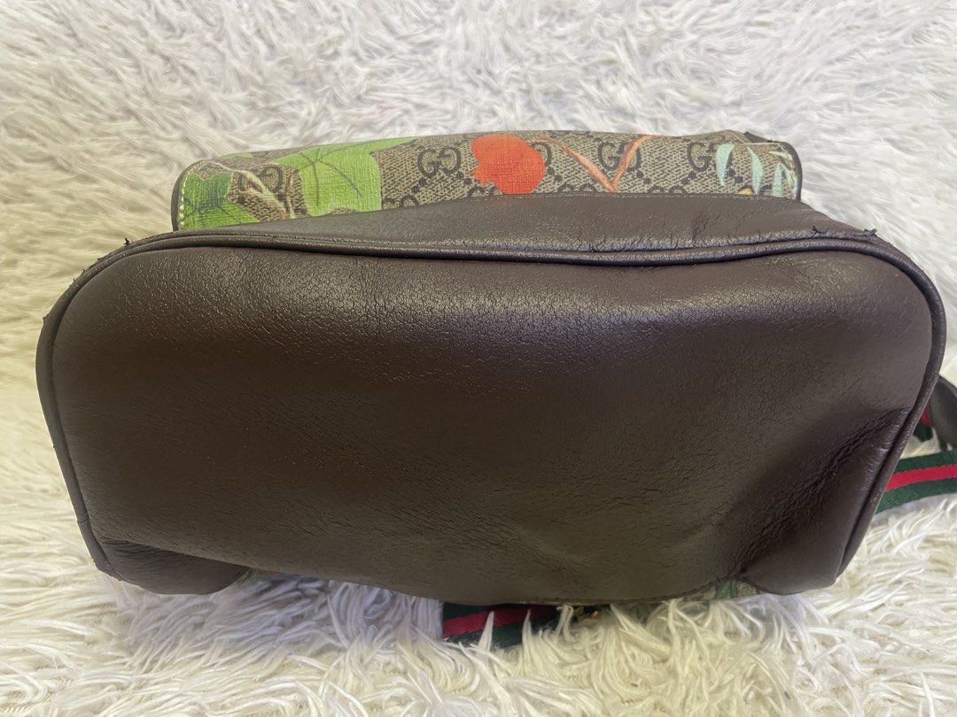 Gucci GG Supreme Blooms Backpack (Category: Luxury Bags & Wallets) located in Quezon City. Submitted by impulse.ph (Listing ID 1448351599, Image 3). Description: - Authentic Gucci GG Supreme backpack - Features a vibrant floral print - Iconic green and red stripe shoulder straps - Genuine leather trim and details - Ideal for everyday use or travel.