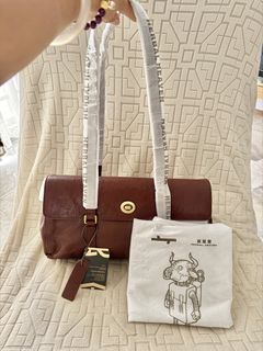 (Category: ) located in . Submitted by junecloset (Listing ID 1448339847, Image 1). Description: .