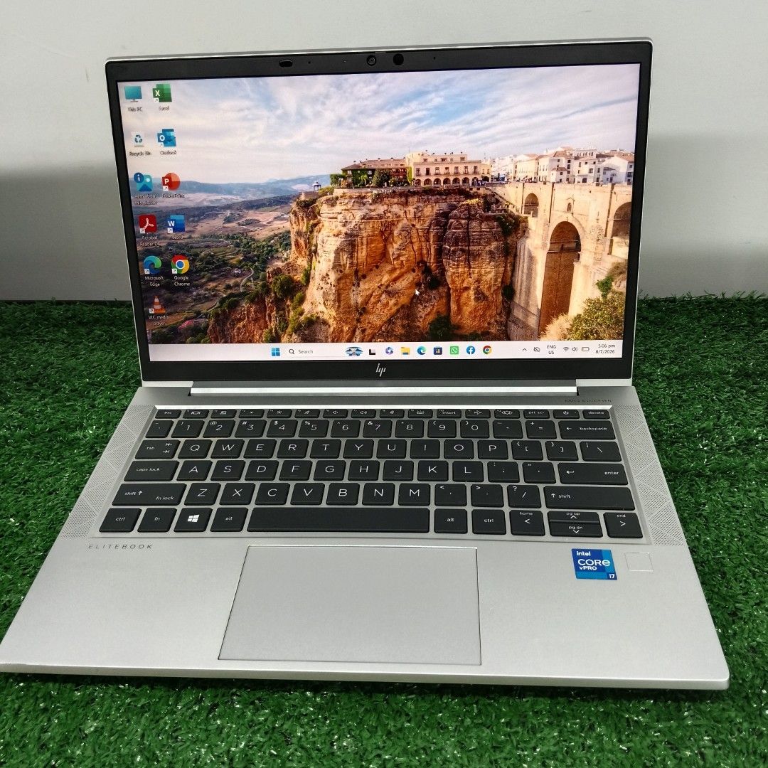 HP EliteBook Laptop - Intel Core i7
