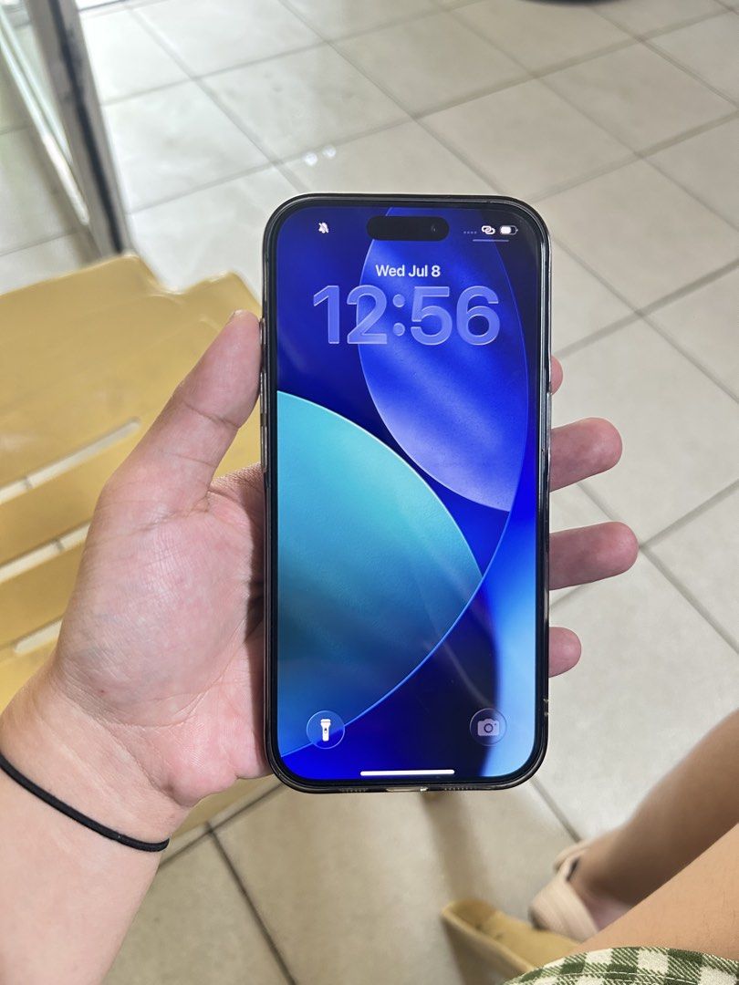 Iphone 17 256gb smartlocked (Category: iPhone 17 Series) located in Valenzuela. Submitted by omojinja (Listing ID 1448316798, Image 1). Description: Iphone 17 256gb smartlocked for sale or swap to same unit, but openline willing to add 3k Still under warranty until April 26, 2027 100% battery health No dents, no history of repair 14 cycle count as of today, July 8, 2026 Inclusions: Unit, case and original charger Rfs: globe yung sim, need ko open