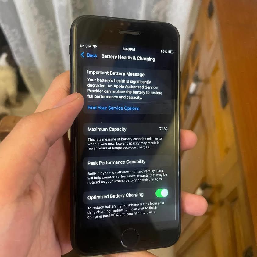 Iphone SE 2nd Gen 64GB Black (Category: iPhone SE Series) located in Antipolo. Submitted by cloudtaumbahay (Listing ID 1448308516, Image 3). Description: Phone in Great condition No issues All Stock Lady owned.