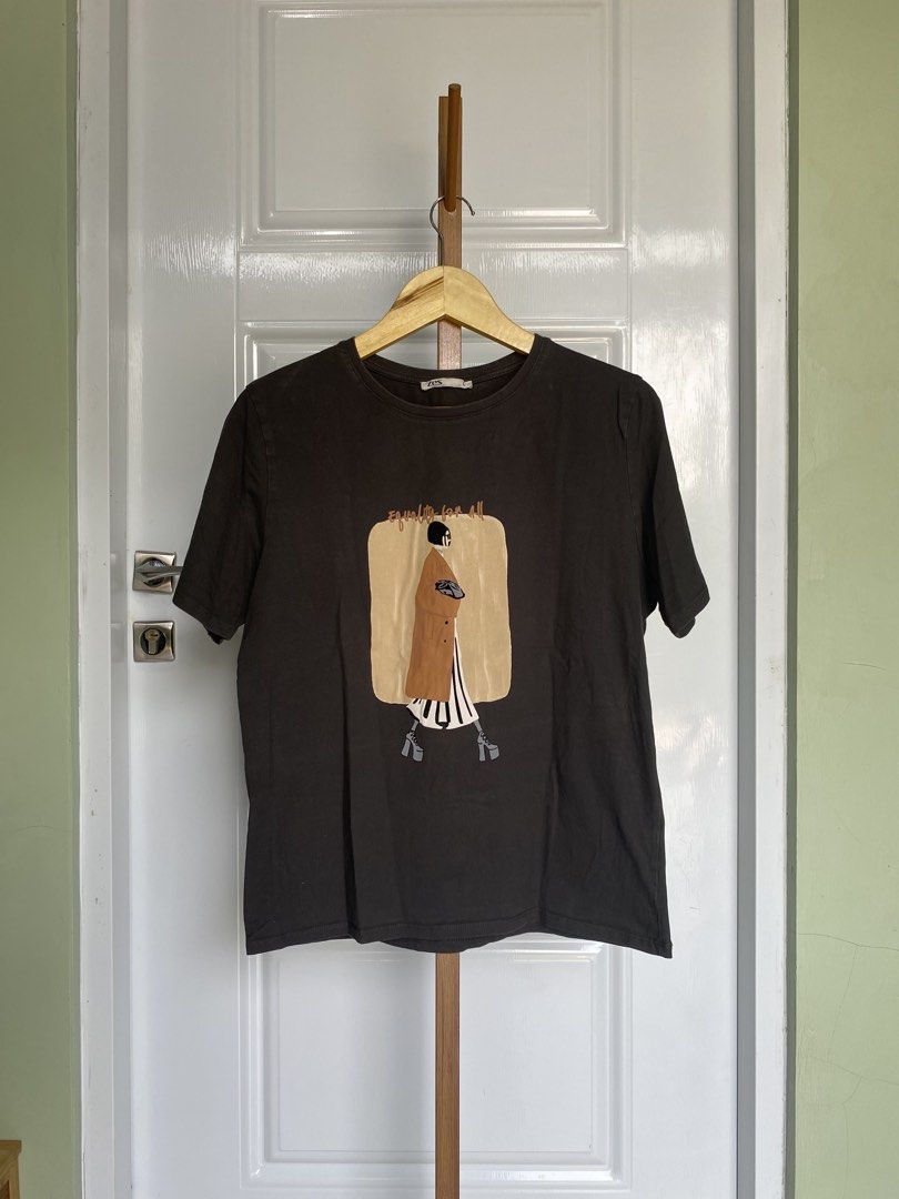 kaos atasan bahan katun (Kategori: Atasan) berada di Tangerang. Dikirim oleh mutiaraajm (ID iklan 1447160267, Gambar 1). Deskripsi: ld 100 bahan katun sablon bagus.