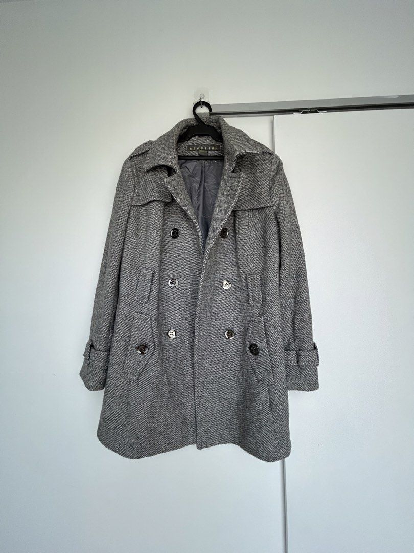 Kenneth Cole Reaction Grey Herringbone Double-Breasted Coat (L) (Category: Coats, Jackets and Outerwear) located in Dasmarinas. Submitted by sfclosetcleanup (Listing ID 1448343281, Image 2). Description: 16 x 30.