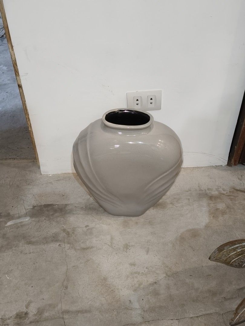 Large Grey Ceramic Vase with Swirl Design (Category: Vases & Decorative Bowls) located in Quezon City. Submitted by cloudybun (Listing ID 1448302162, Image 2). Description: Large grey ceramic vase with dark interior and subtle swirl pattern. Perfect as a statement floor vase for dried flowers or standalone decor..